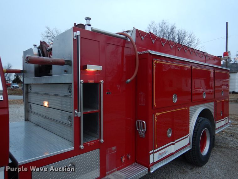 image for item DH8148 1995 Ford F800  pumper fire truck