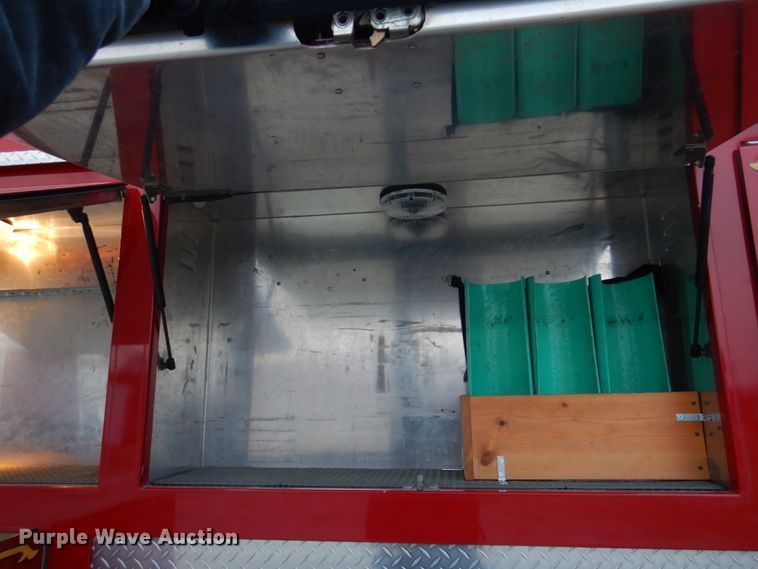 image for item DH8148 1995 Ford F800  pumper fire truck