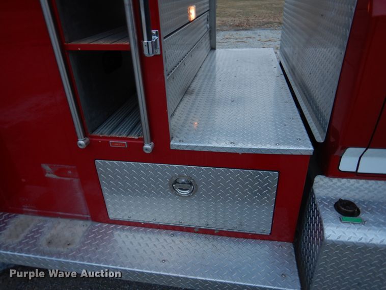 image for item DH8148 1995 Ford F800  pumper fire truck