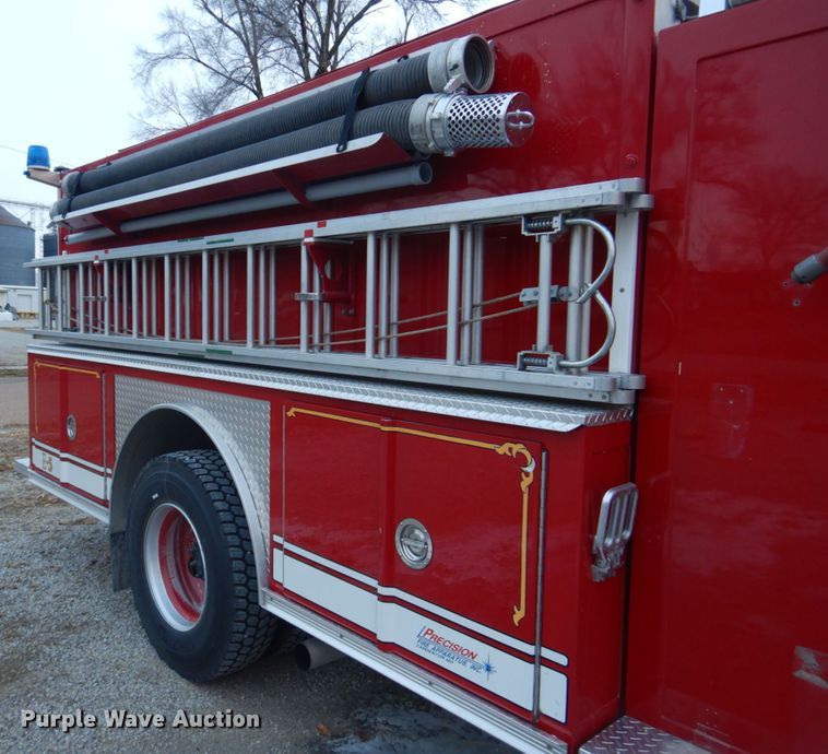 image for item DH8148 1995 Ford F800  pumper fire truck