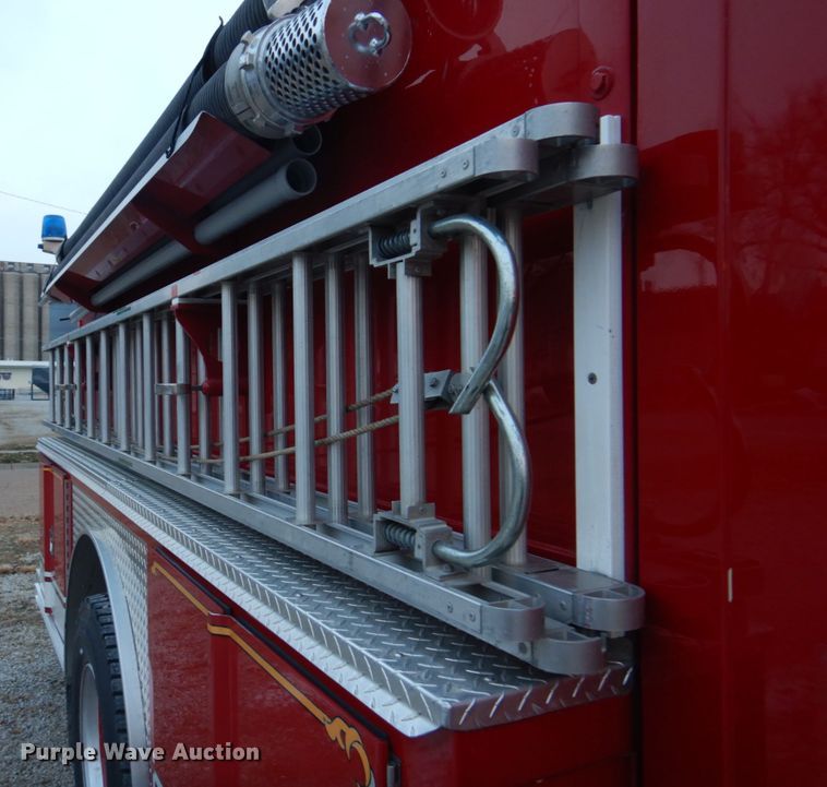 image for item DH8148 1995 Ford F800  pumper fire truck