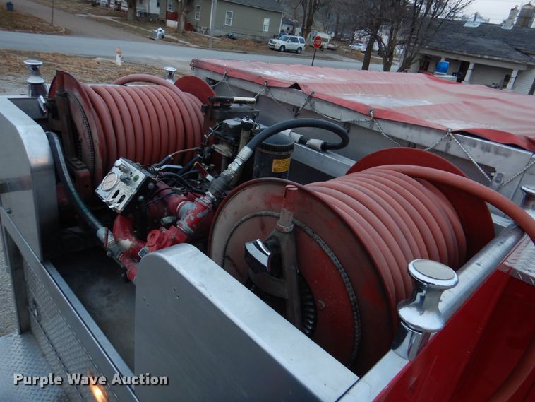 image for item DH8148 1995 Ford F800  pumper fire truck