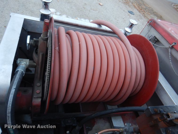 image for item DH8148 1995 Ford F800  pumper fire truck