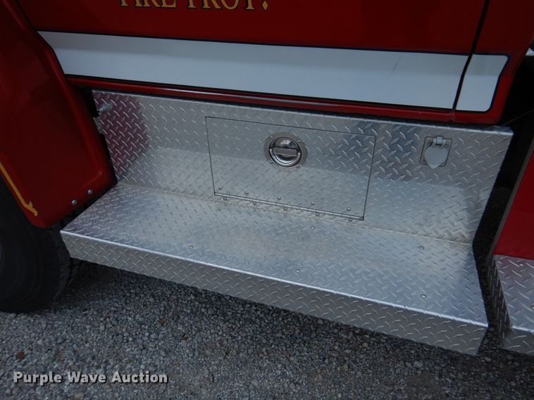 image for item DH8148 1995 Ford F800  pumper fire truck