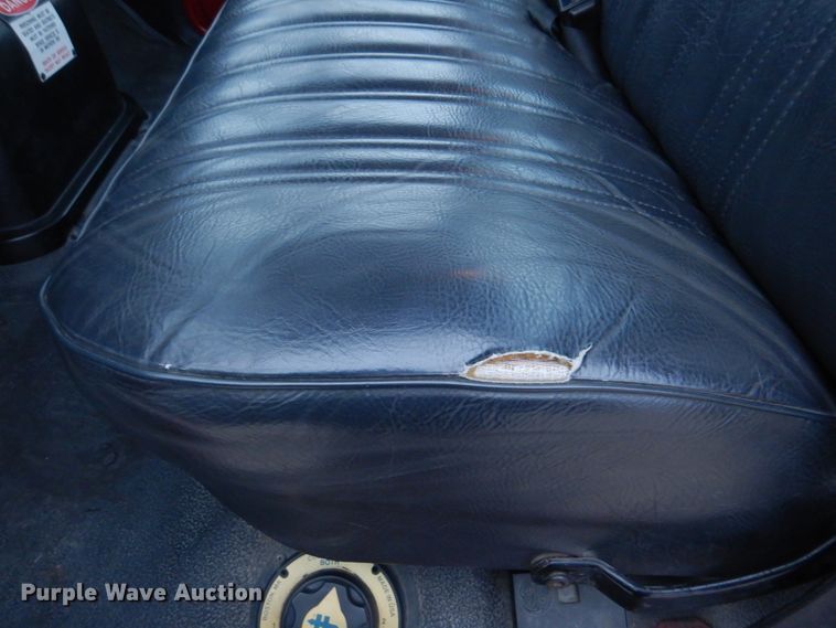 image for item DH8148 1995 Ford F800  pumper fire truck