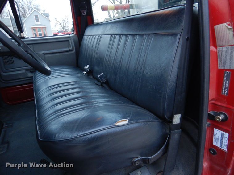 image for item DH8148 1995 Ford F800  pumper fire truck