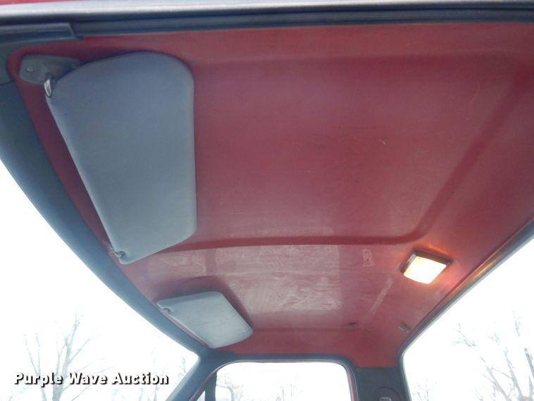 image for item DH8148 1995 Ford F800  pumper fire truck