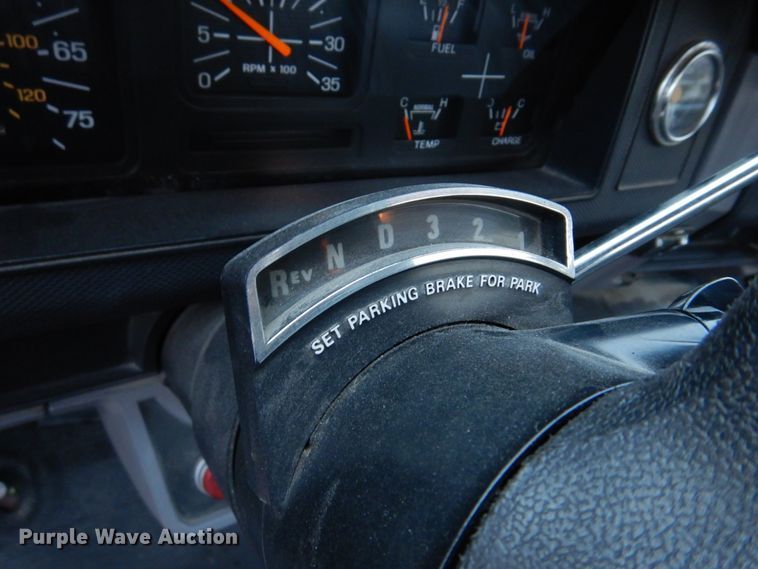 image for item DH8148 1995 Ford F800  pumper fire truck