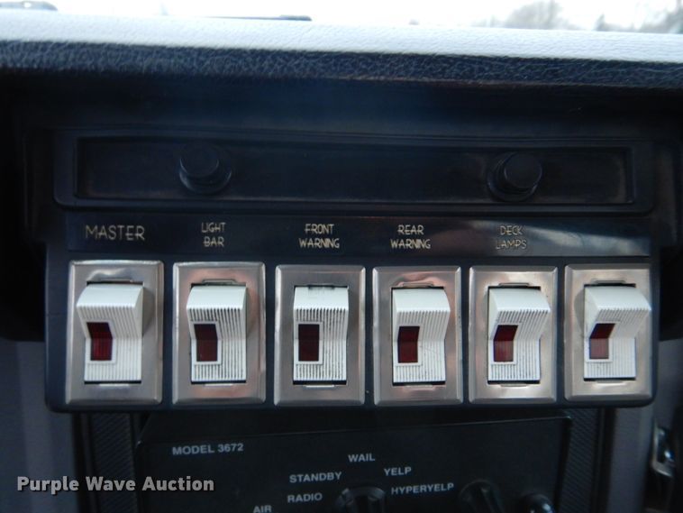 image for item DH8148 1995 Ford F800  pumper fire truck