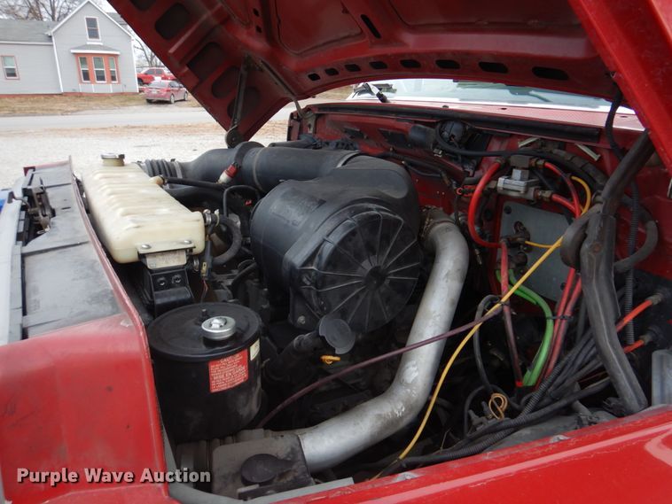 image for item DH8148 1995 Ford F800  pumper fire truck