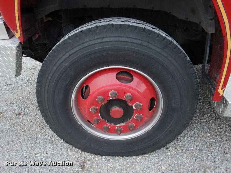 image for item DH8148 1995 Ford F800  pumper fire truck