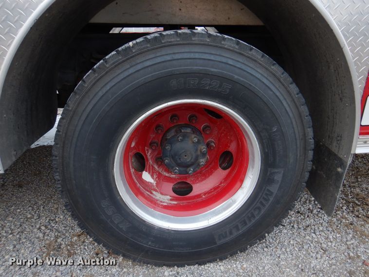 image for item DH8148 1995 Ford F800  pumper fire truck