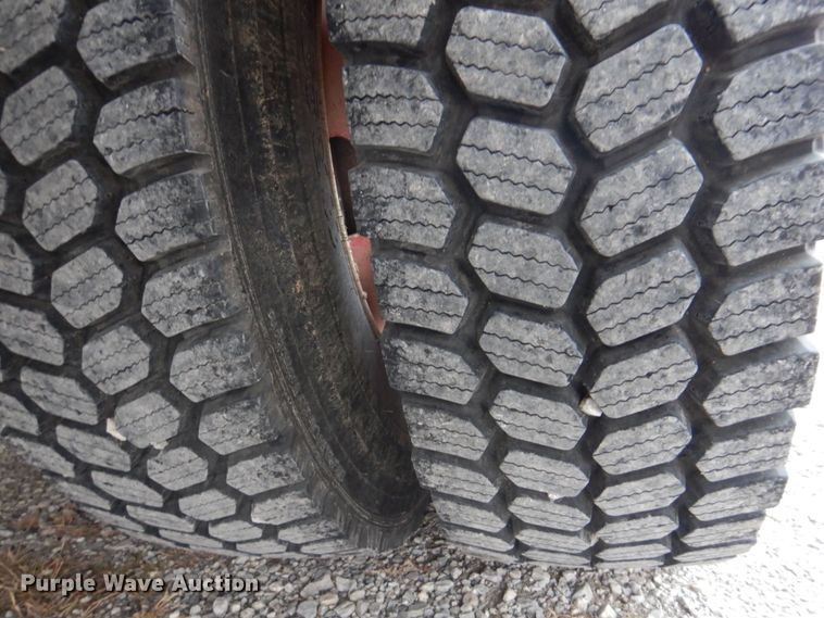 image for item DH8148 1995 Ford F800  pumper fire truck