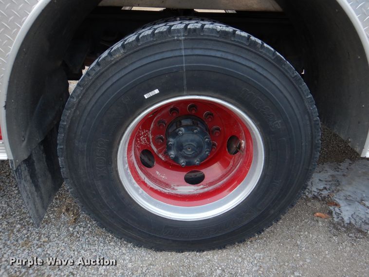 image for item DH8148 1995 Ford F800  pumper fire truck