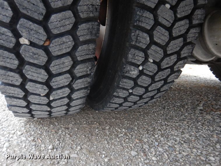 image for item DH8148 1995 Ford F800  pumper fire truck