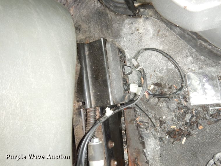 image for item DH8781 2017 Ford E450 Super Duty  shuttle bus