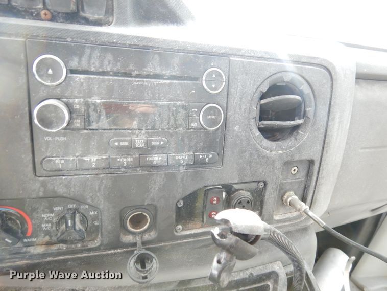 image for item DH8781 2017 Ford E450 Super Duty  shuttle bus