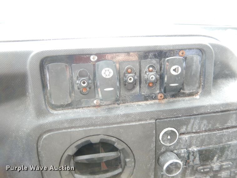 image for item DH8781 2017 Ford E450 Super Duty  shuttle bus