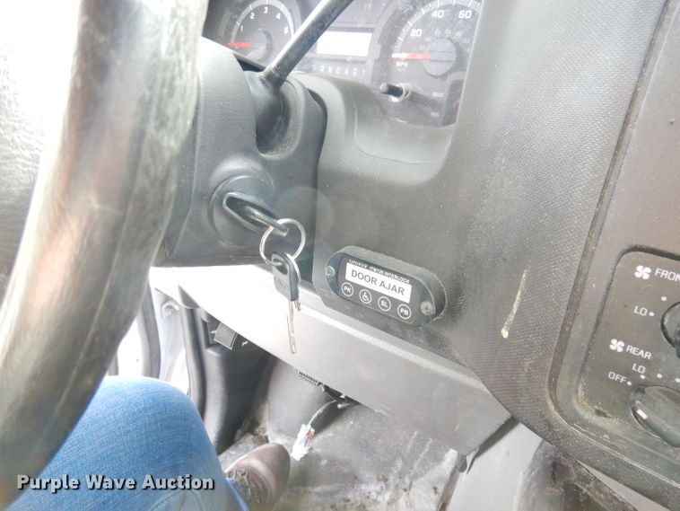 image for item DH8781 2017 Ford E450 Super Duty  shuttle bus