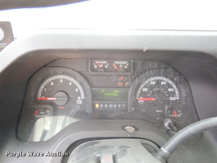 image for item DH8781 2017 Ford E450 Super Duty  shuttle bus