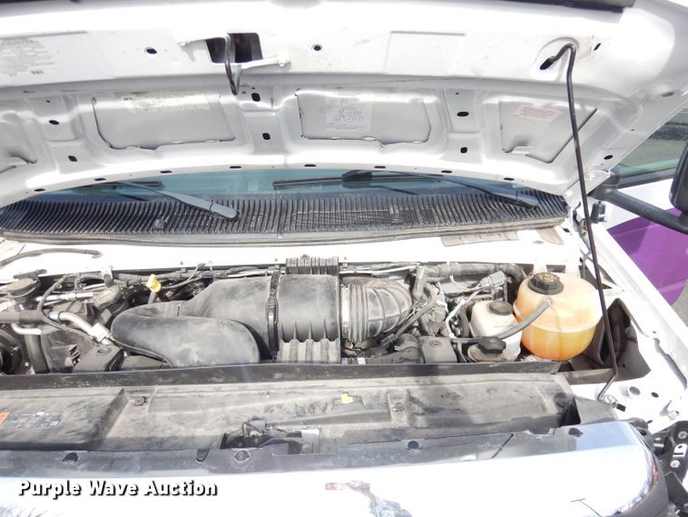 image for item DH8781 2017 Ford E450 Super Duty  shuttle bus