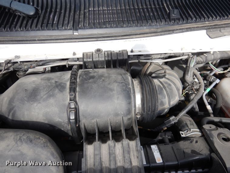 image for item DH8781 2017 Ford E450 Super Duty  shuttle bus