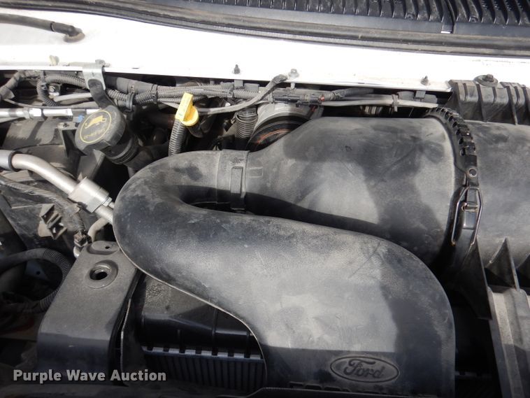 image for item DH8781 2017 Ford E450 Super Duty  shuttle bus