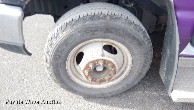 image for item DH8781 2017 Ford E450 Super Duty  shuttle bus