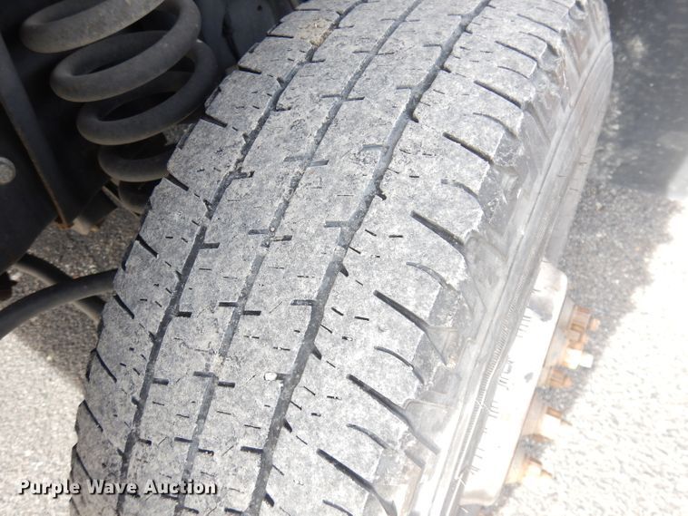 image for item DH8781 2017 Ford E450 Super Duty  shuttle bus