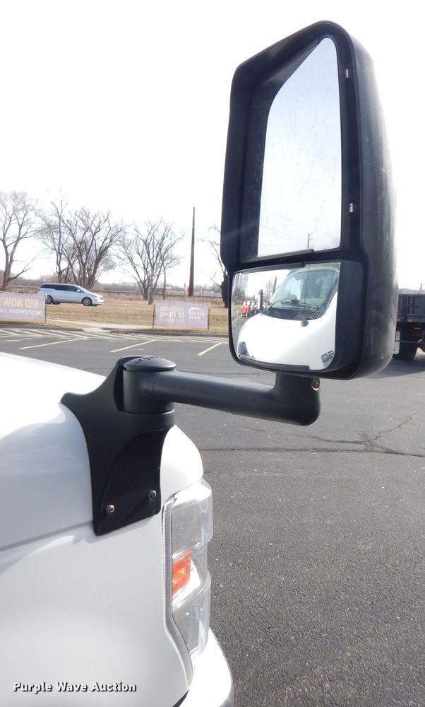 image for item DH8781 2017 Ford E450 Super Duty  shuttle bus