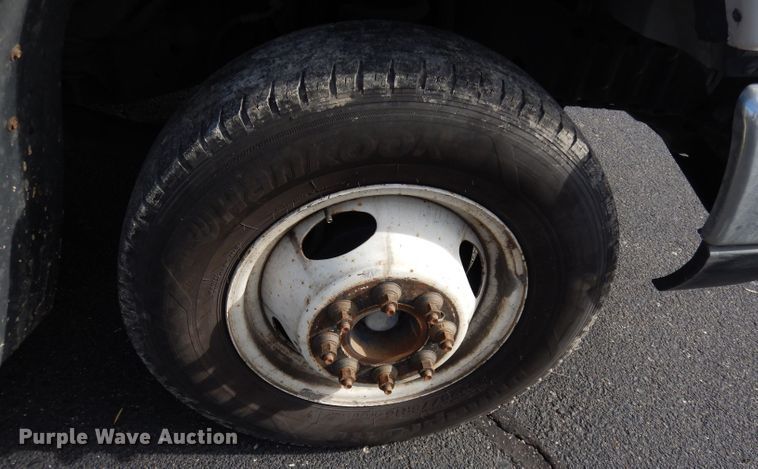 image for item DH8781 2017 Ford E450 Super Duty  shuttle bus