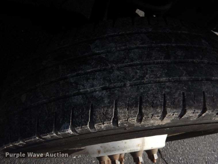 image for item DH8781 2017 Ford E450 Super Duty  shuttle bus