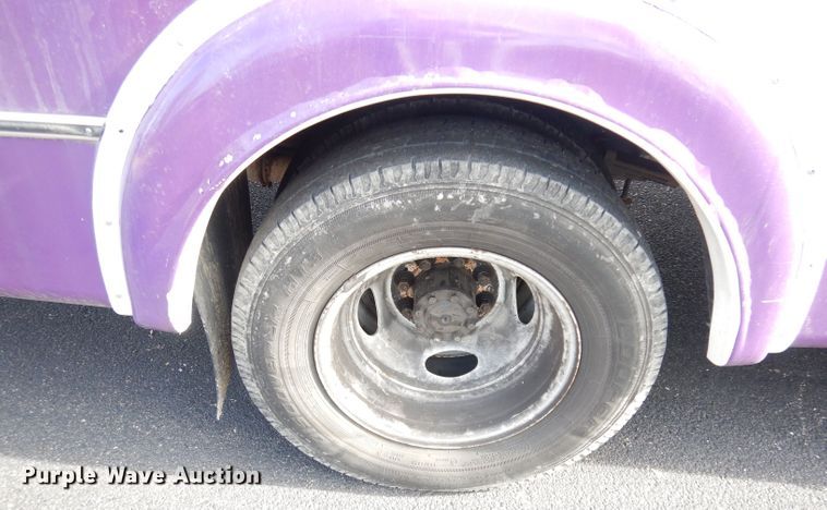 image for item DH8781 2017 Ford E450 Super Duty  shuttle bus