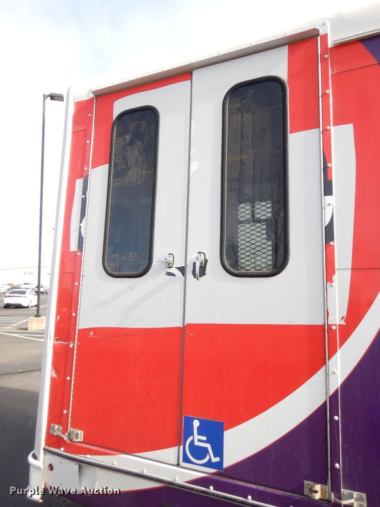 image for item DH8781 2017 Ford E450 Super Duty  shuttle bus