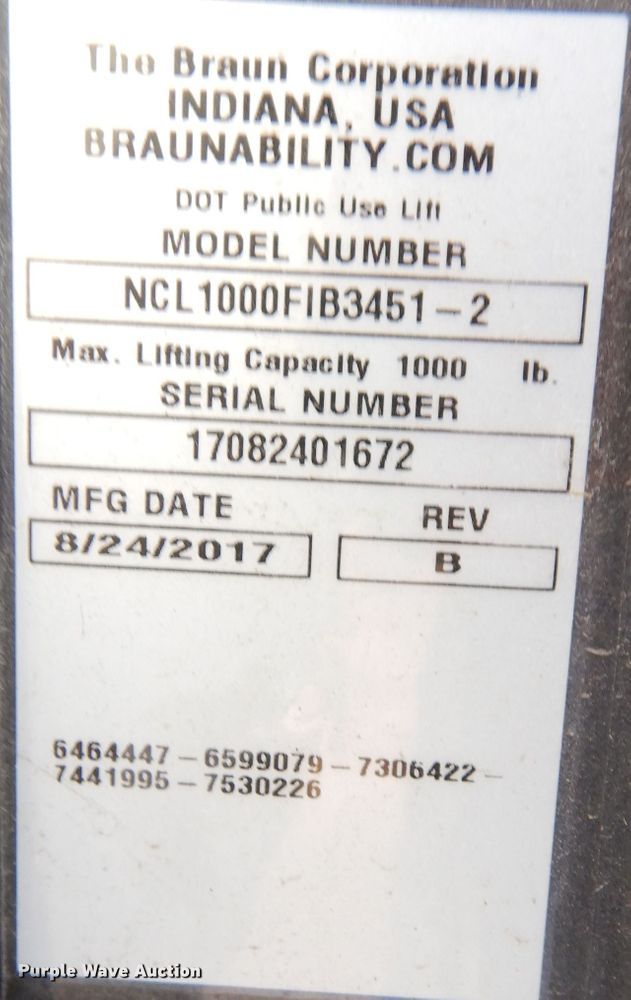 image for item DH8781 2017 Ford E450 Super Duty  shuttle bus