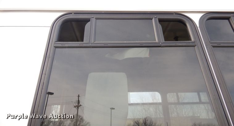 image for item DH8781 2017 Ford E450 Super Duty  shuttle bus