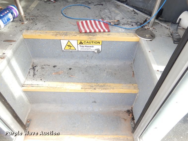 image for item DH8781 2017 Ford E450 Super Duty  shuttle bus