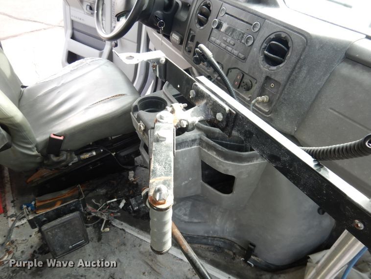 image for item DH8781 2017 Ford E450 Super Duty  shuttle bus