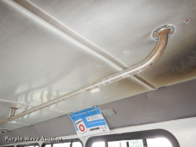 image for item DH8781 2017 Ford E450 Super Duty  shuttle bus