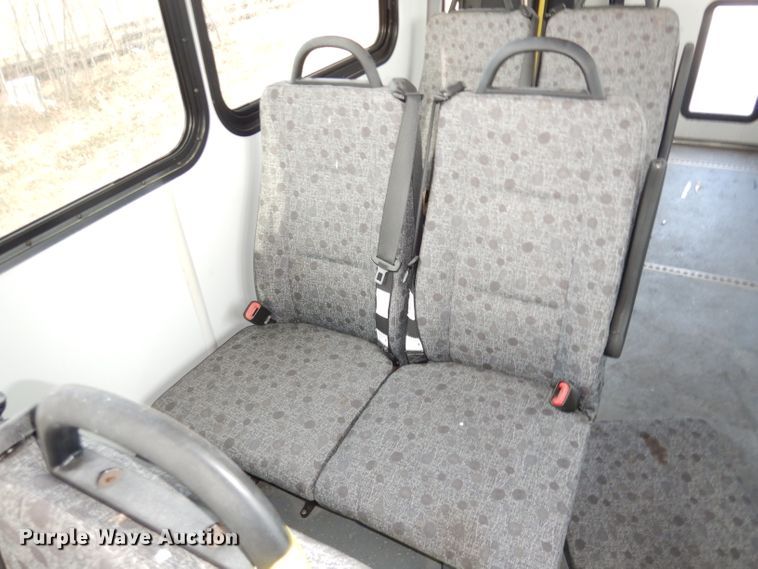 image for item DH8781 2017 Ford E450 Super Duty  shuttle bus