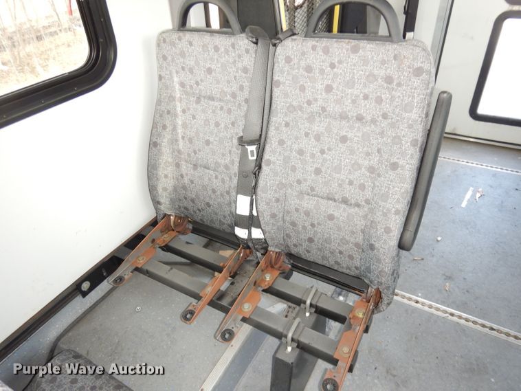 image for item DH8781 2017 Ford E450 Super Duty  shuttle bus