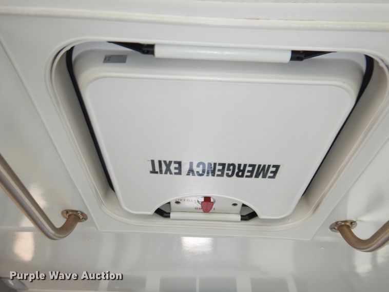 image for item DH8781 2017 Ford E450 Super Duty  shuttle bus