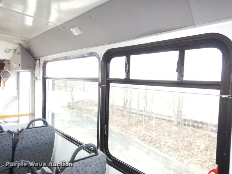 image for item DH8781 2017 Ford E450 Super Duty  shuttle bus