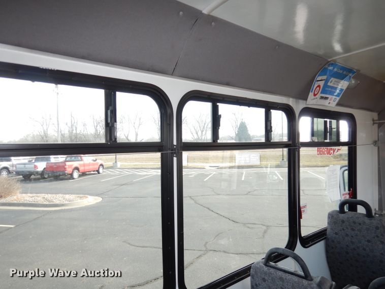 image for item DH8781 2017 Ford E450 Super Duty  shuttle bus