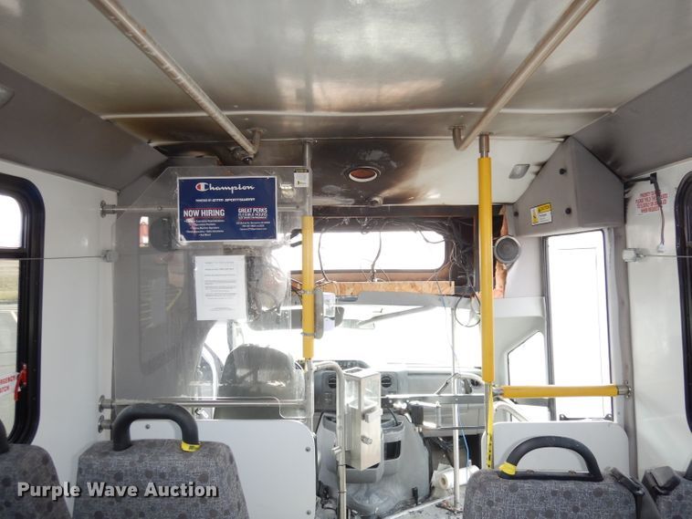 image for item DH8781 2017 Ford E450 Super Duty  shuttle bus