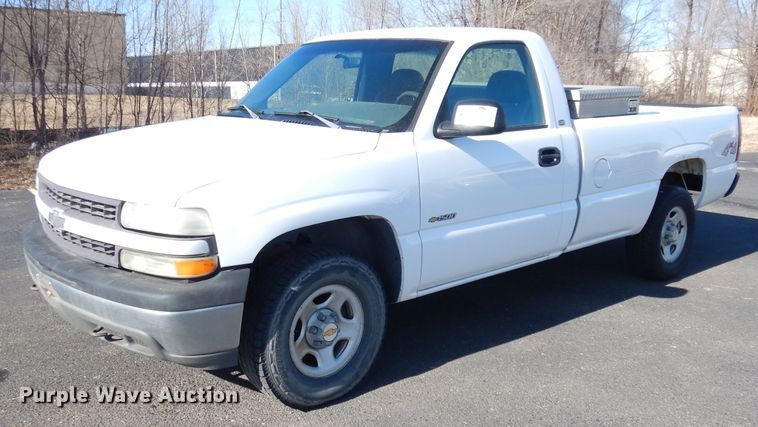 image for item DH8782 2001 Chevrolet Silverado 1500  pickup truck