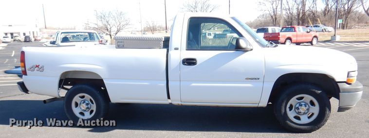image for item DH8782 2001 Chevrolet Silverado 1500  pickup truck