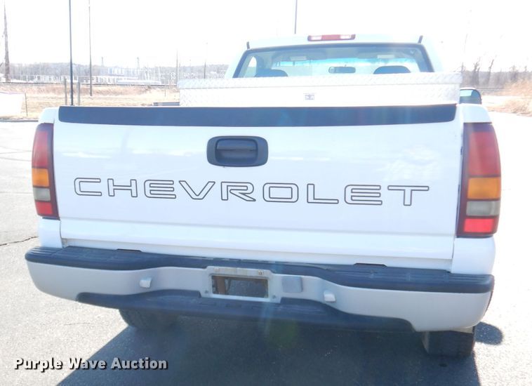 image for item DH8782 2001 Chevrolet Silverado 1500  pickup truck