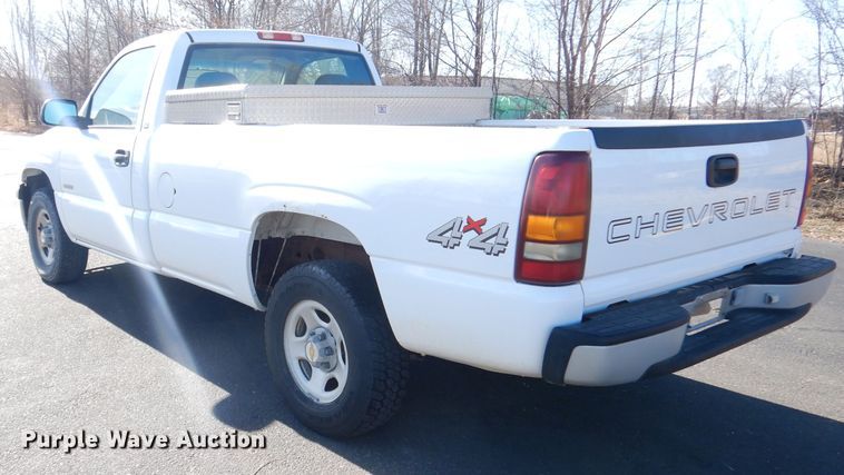 image for item DH8782 2001 Chevrolet Silverado 1500  pickup truck