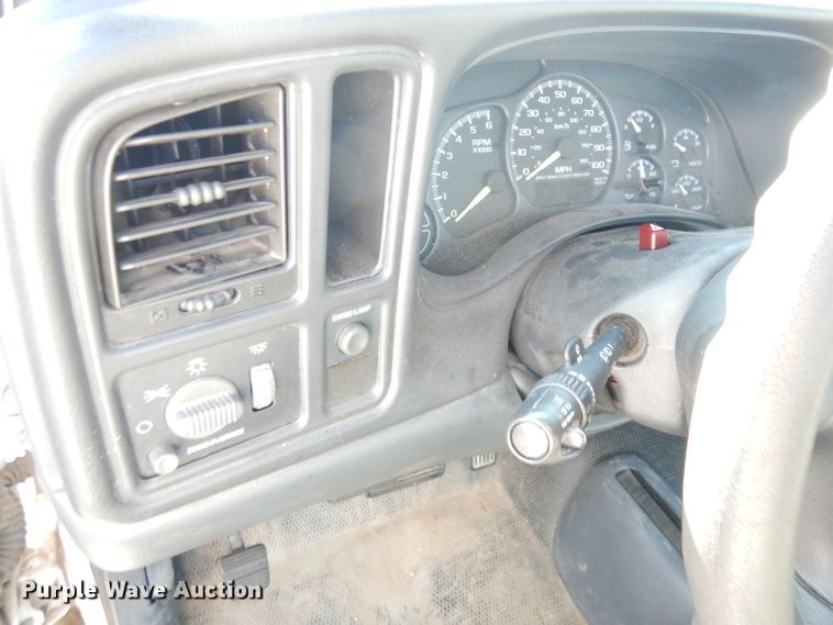 image for item DH8782 2001 Chevrolet Silverado 1500  pickup truck